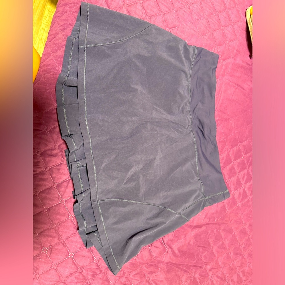 Lululemon tennis short skirt with inside packets on the side and back
